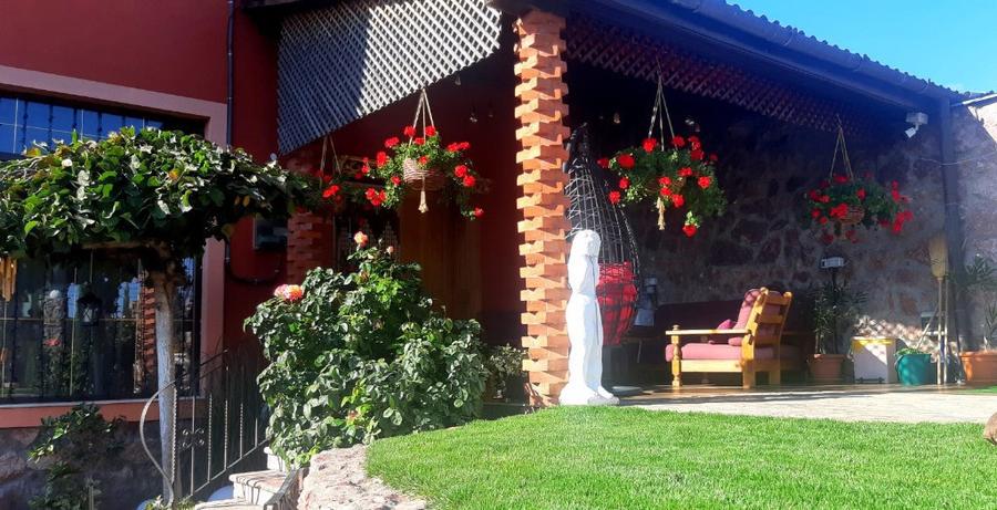 Casă cu 5 camere cu Teren 764 Mp în Grădiște