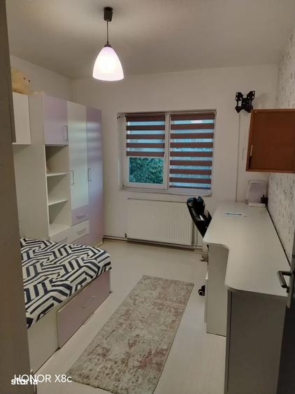 Apartament cu 4 camere decomandat în Central