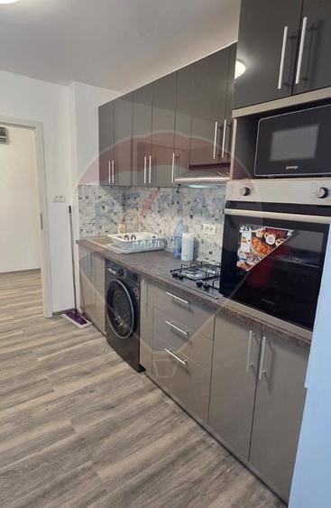 Apartament cu 3 camere decomandat în Gorjului