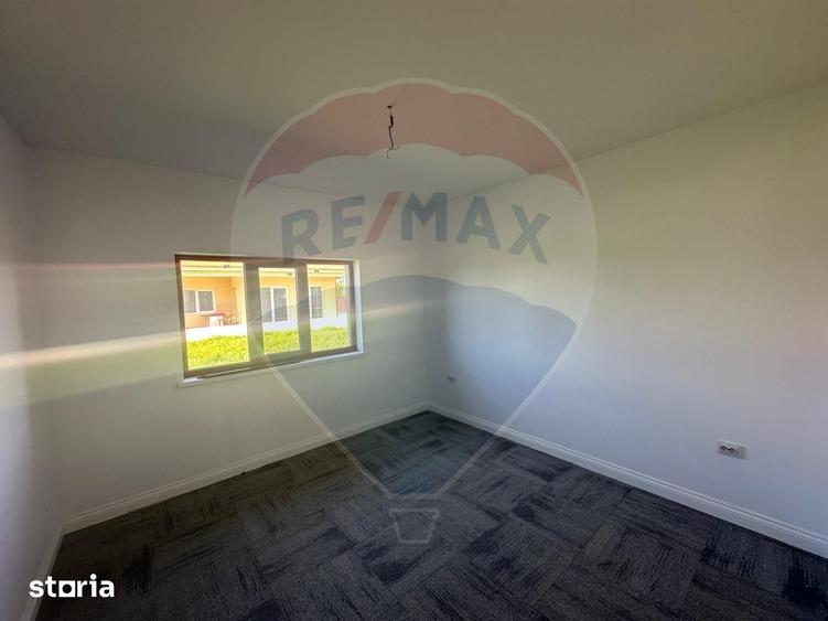 Casă cu 4 camere cu Teren 718 Mp în Central