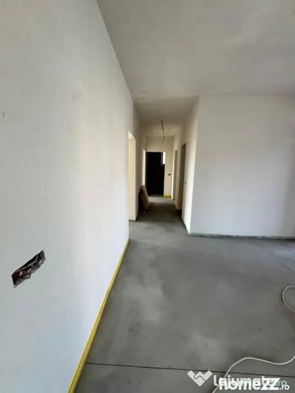Casă cu 4 camere cu Teren 694 Mp în Satu Nou de Jos