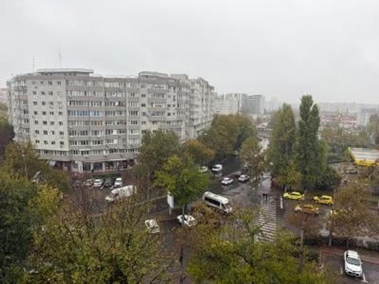 Apartament cu 2 camere decomandat în Titan