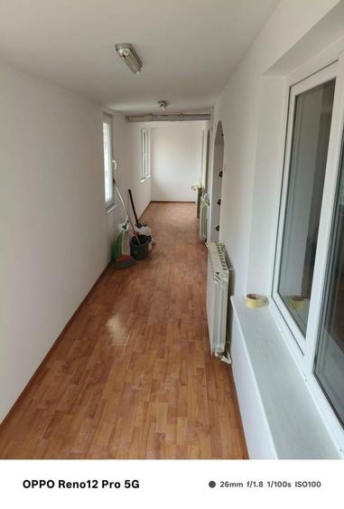 Apartament cu 4 camere semidecomandat în Central