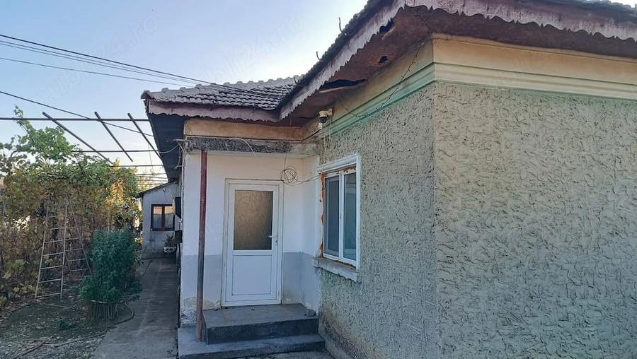 Casă cu 4 camere cu Teren 958 Mp în Central