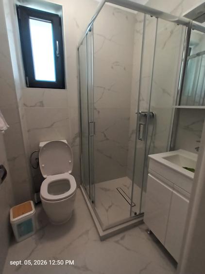 Apartament cu 3 camere semidecomandat în Otopeni