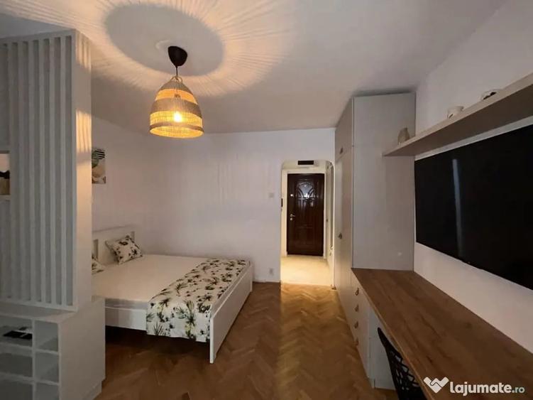 Garsonieră în Vatra Luminoasă