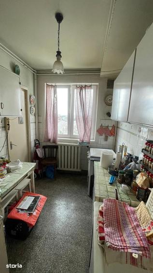 Apartament cu 3 camere semidecomandat în Gara de Nord