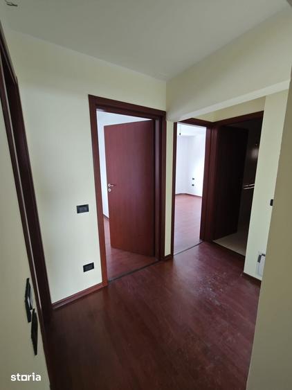 Apartament cu 3 camere decomandat în Micro 21