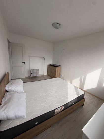 Apartament cu 3 camere decomandat în Universitate