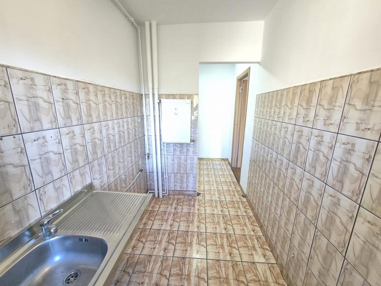 Apartament cu 2 camere semidecomandat în Centrul Civic