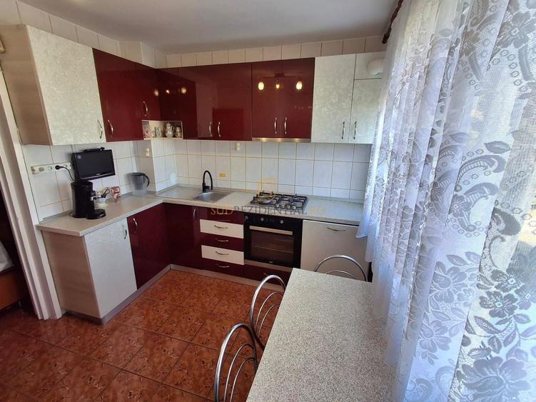 Apartament cu 3 camere semidecomandat, mobilat în Brâncoveanu