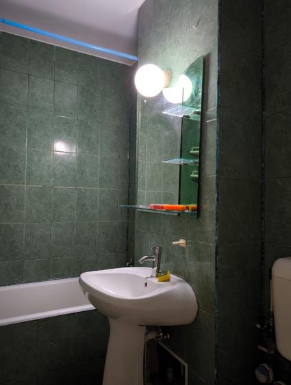 Apartament cu 3 camere decomandat în Drumul Taberei