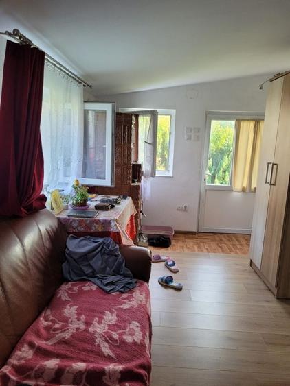 Casă cu 4 camere în Valea Popii
