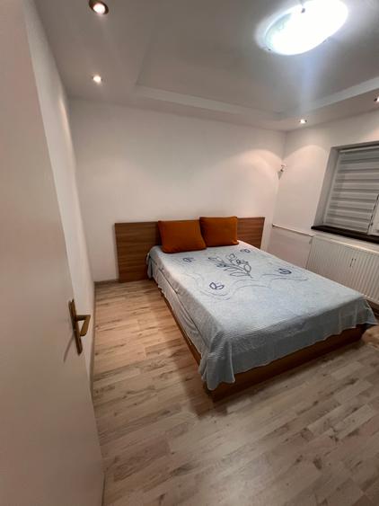Apartament cu 3 camere decomandat, mobilat în Drumul Taberei — fotografia 2
