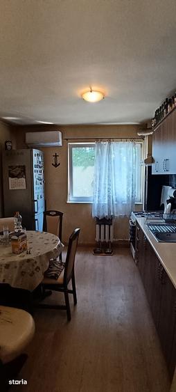 Apartament cu 3 camere în Iosia