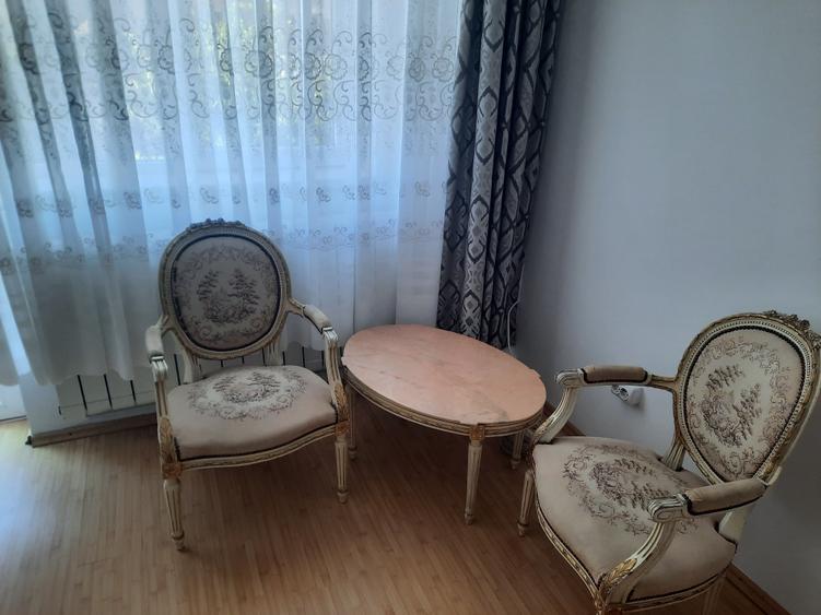Apartament cu 4 camere decomandat în Hipodrom 4