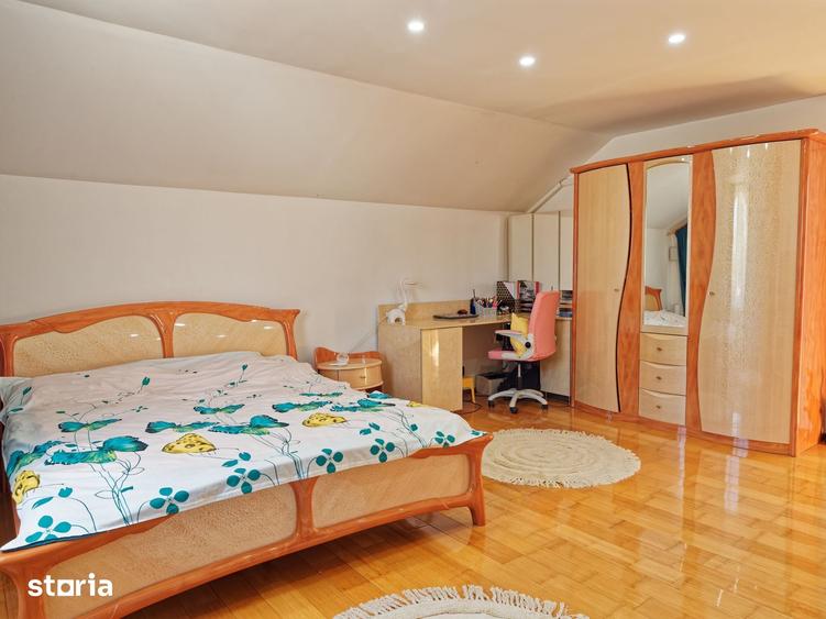 Casă cu 4 camere cu Teren 960 Mp în Central