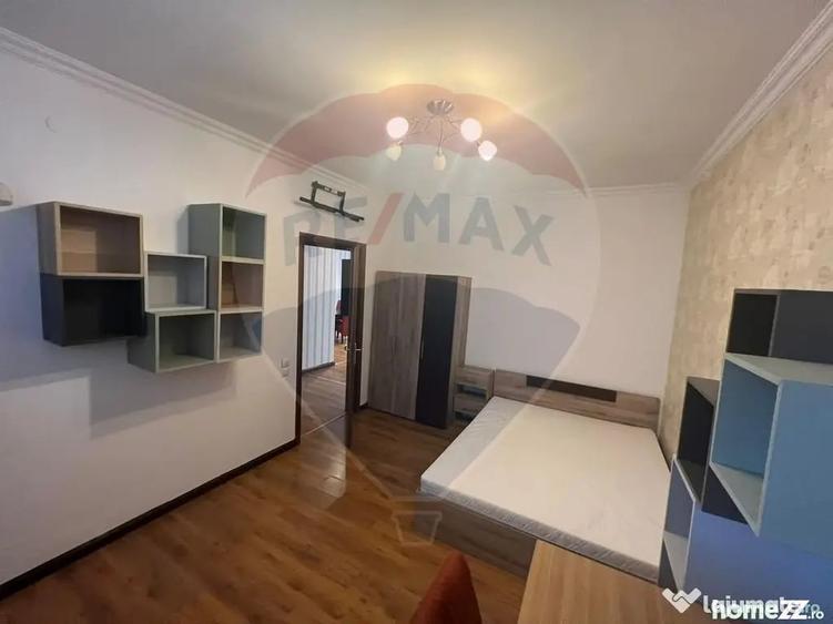 Apartament cu 3 camere semidecomandat în Domenii