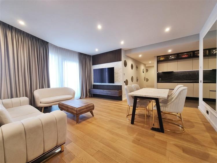 Apartament cu 4 camere semidecomandat, mobilat în Herăstrău