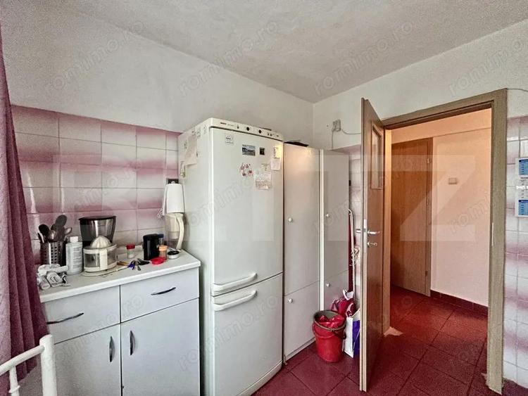 Apartament cu 3 camere semidecomandat în Cina