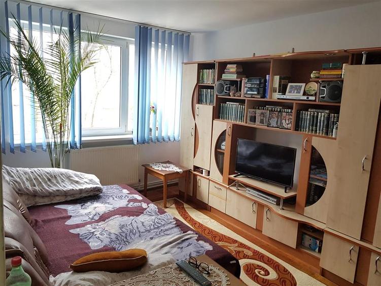 2 camere confort 1 Hipodrom parter cu balcon - 1