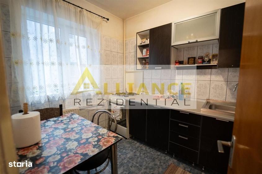 Apartament cu 3 camere în Tineretului