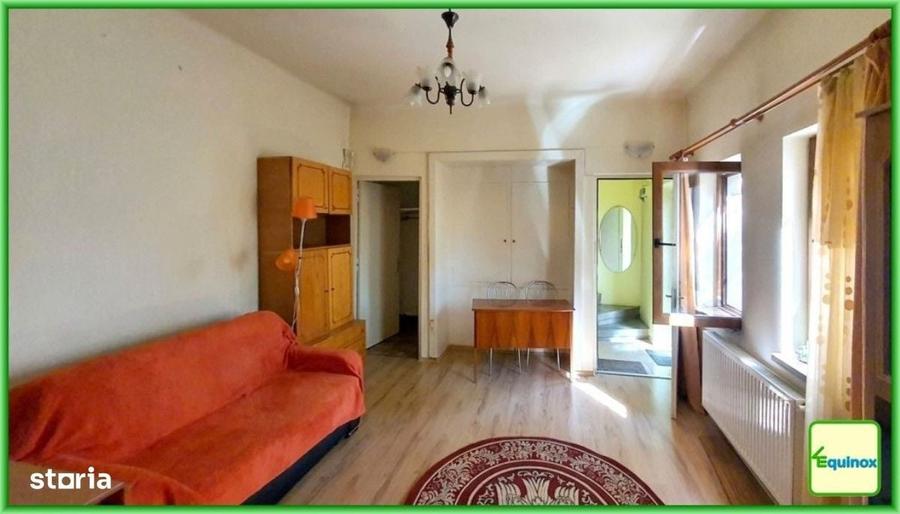 Casă cu 4 camere semidecomandat în Central