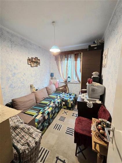 Apartament cu 3 camere semidecomandat în Groapa
