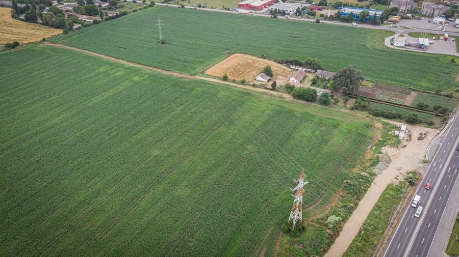 Teren Construcții intravilan de 11225 mp, în Nord-Est