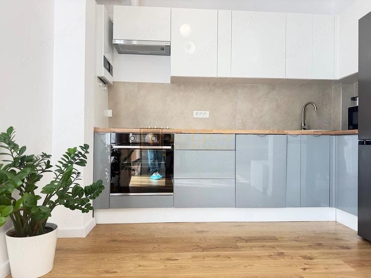 Apartament cu 6 camere decomandat în Central