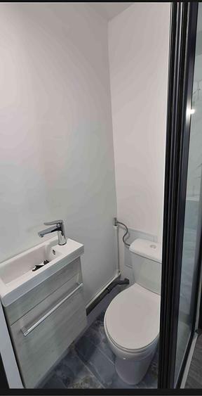Apartament cu 4 camere decomandat, mobilat în Central