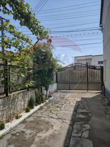 Casă / Vilă cu 3 camere de vânzare în zona Central - 13