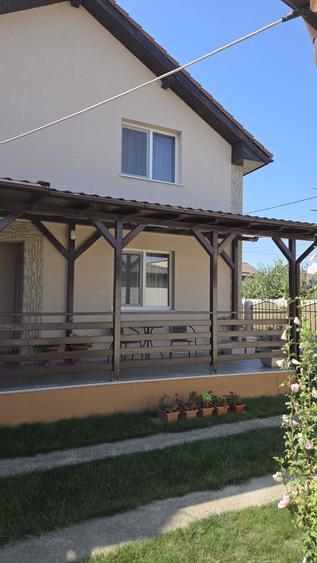 Casă cu 4 camere în Făcăi