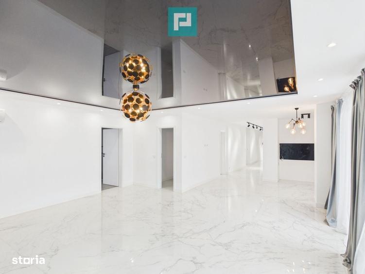 Apartament cu 4 camere decomandat în Central