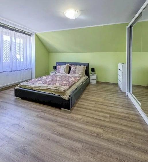 Vand apartament cu 2 camere in zona 1 Decembrie - 3