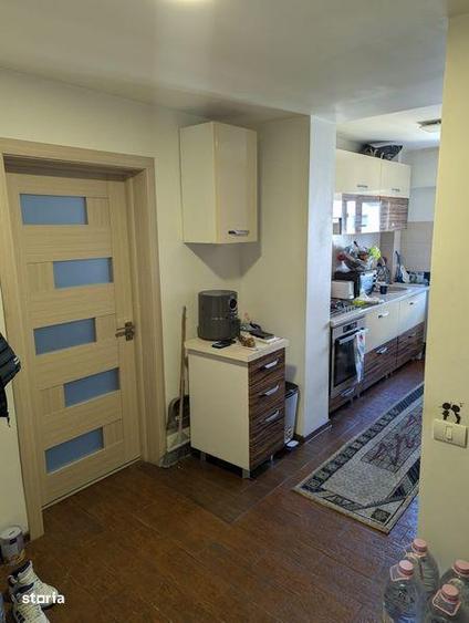 Apartament cu 3 camere semidecomandat în Central