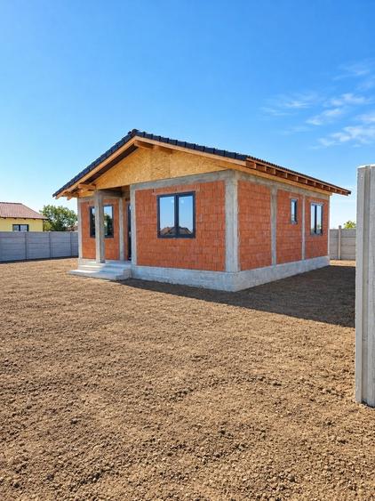 Casă cu 3 camere în Leș