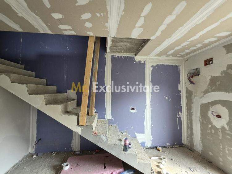 Casă cu 4 camere cu Teren 300 Mp în Găvana