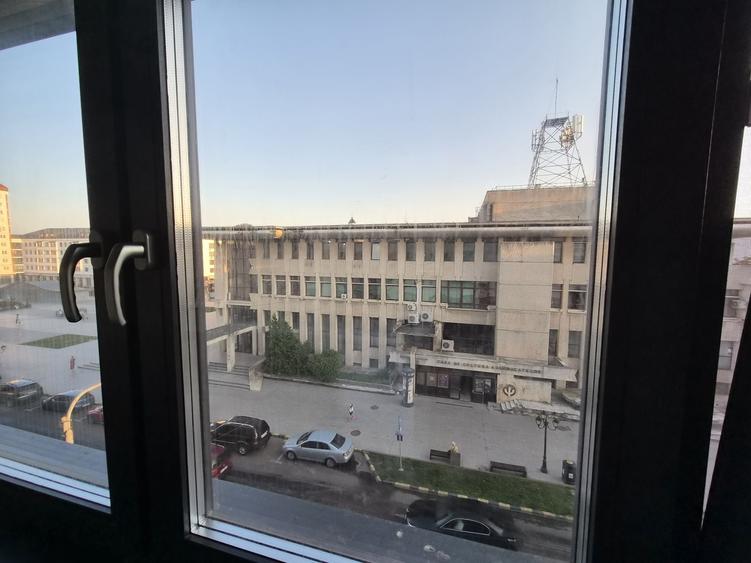 Apartament cu 2 camere decomandat în Ultracentral