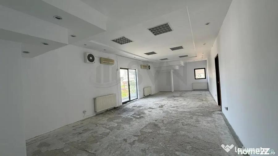 Casă cu 7 camere cu Teren 303 Mp în Domenii