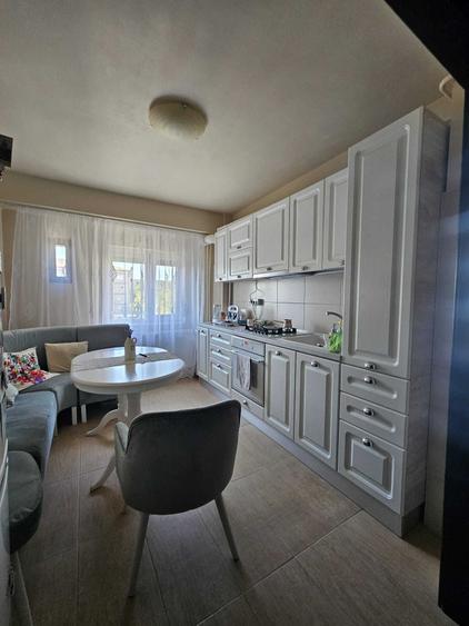 Apartament cu 2 camere decomandat în Lipovei