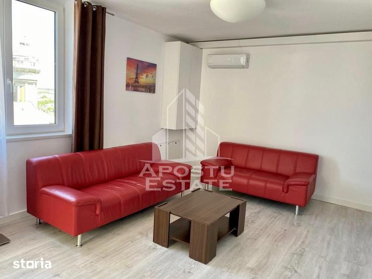 Apartament cu 3 camere semidecomandat în Telegrafului