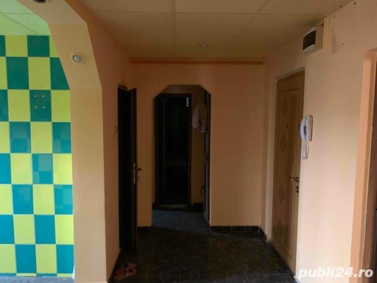 Apartament cu 3 camere decomandat în Mircea-Vodă