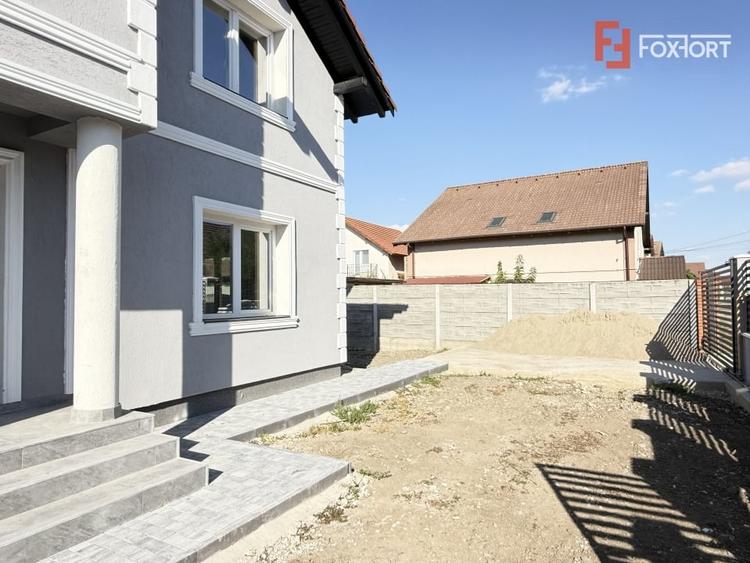 Casă individuală cu 5 camere cu Canalizare în Săcălaz