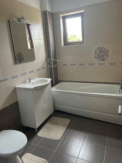 Apartament cu 3 camere semidecomandat în Șelimbăr