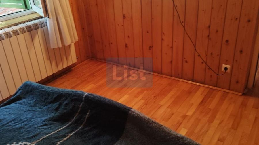 Casă cu 7 camere cu Teren 22000 Mp în Provița de Jos