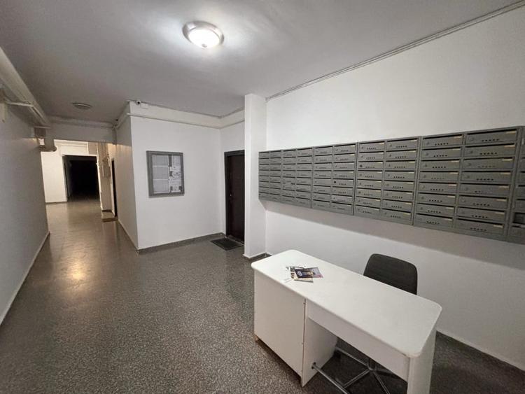 Apartament cu 2 camere semidecomandat, mobilat în P-ța Alba Iulia