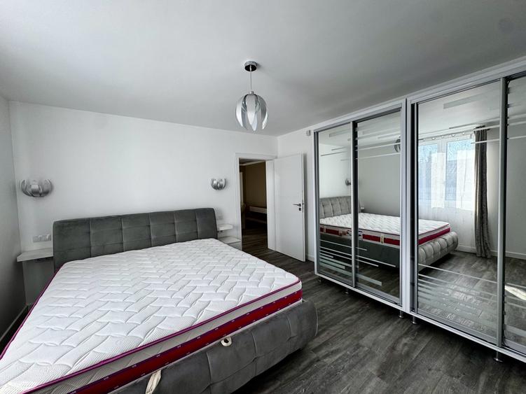 Casă individuală cu 6 camere cu Canalizare în Dâmbul Rotund