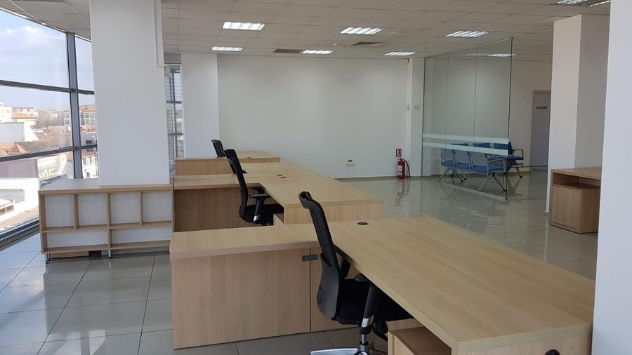 Spațiu comercial, de 241 mp, în Central