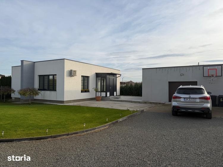 Casă cu 2 camere cu Teren 400 Mp în Central